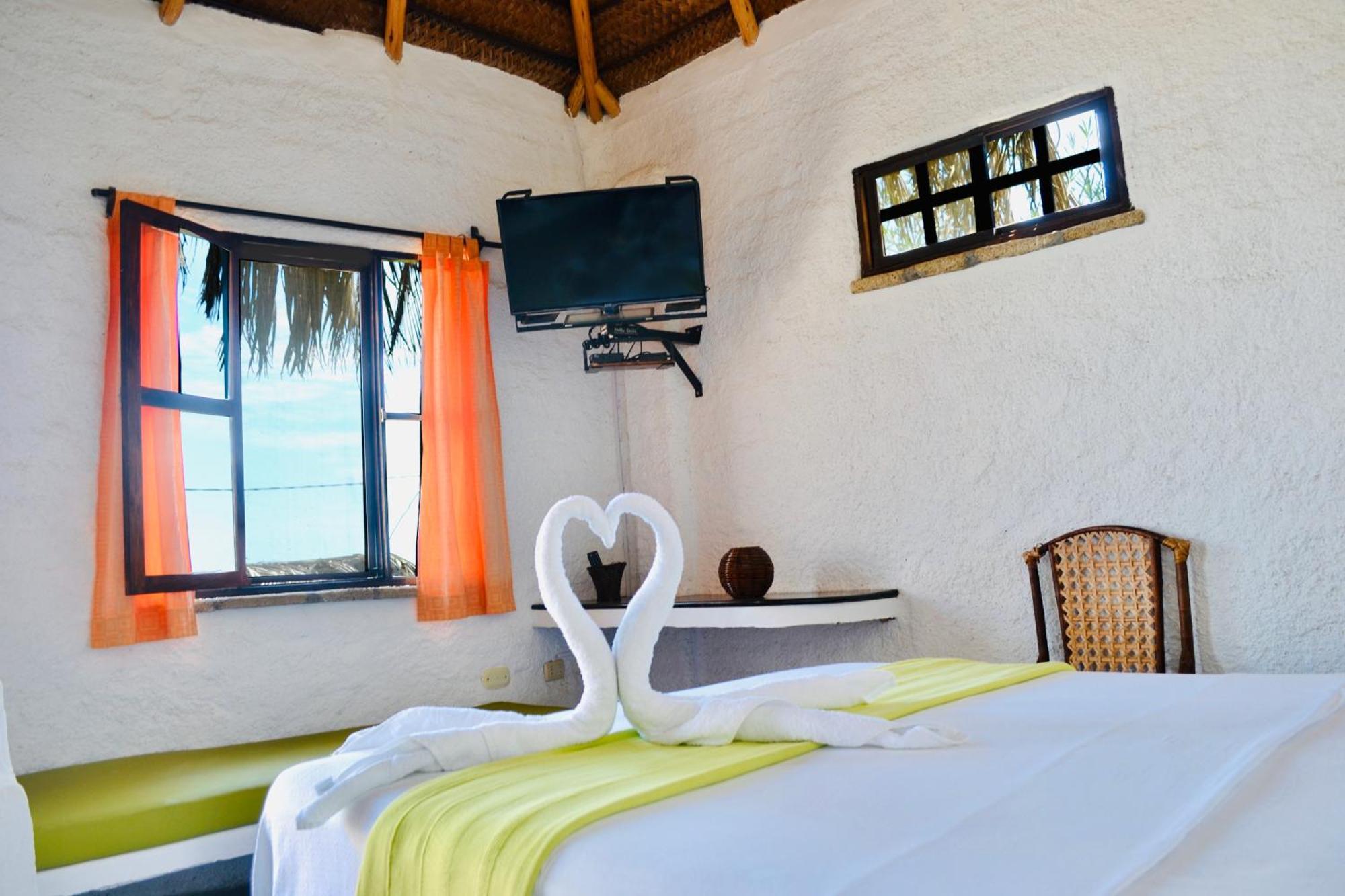 Hotel Smiling Crab Canoas de Punta Sal Buitenkant foto